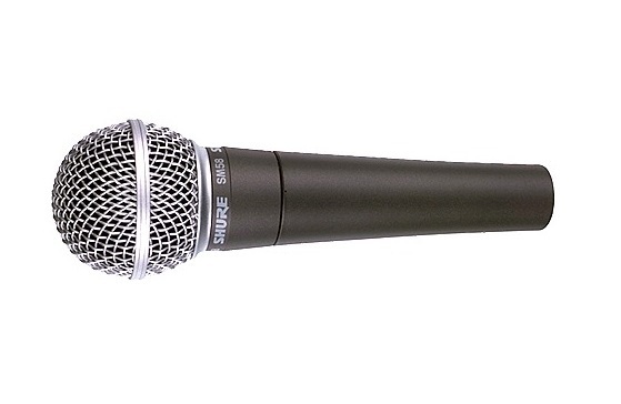 Shure SM58 -dynaaminen mikrofoni on suunniteltu ammattilaisten käyttöön aina studiotilanteista keikoille. Erinomainen mikrofoni laulu- ja puhetilanteisiin. Mikrofoni sisältää sisäisen filtterin, joka vähentää erinomaisesti hengitysääniä sekä ``pop``-häiriöääniä. Suuntakuvionsa ansiosta mikrofoni poistaa tehokkaasti sivuilta tulevat ylimääräiset äänet ja poimii vain laulajan tai puhujan äänen tehokkaasti.